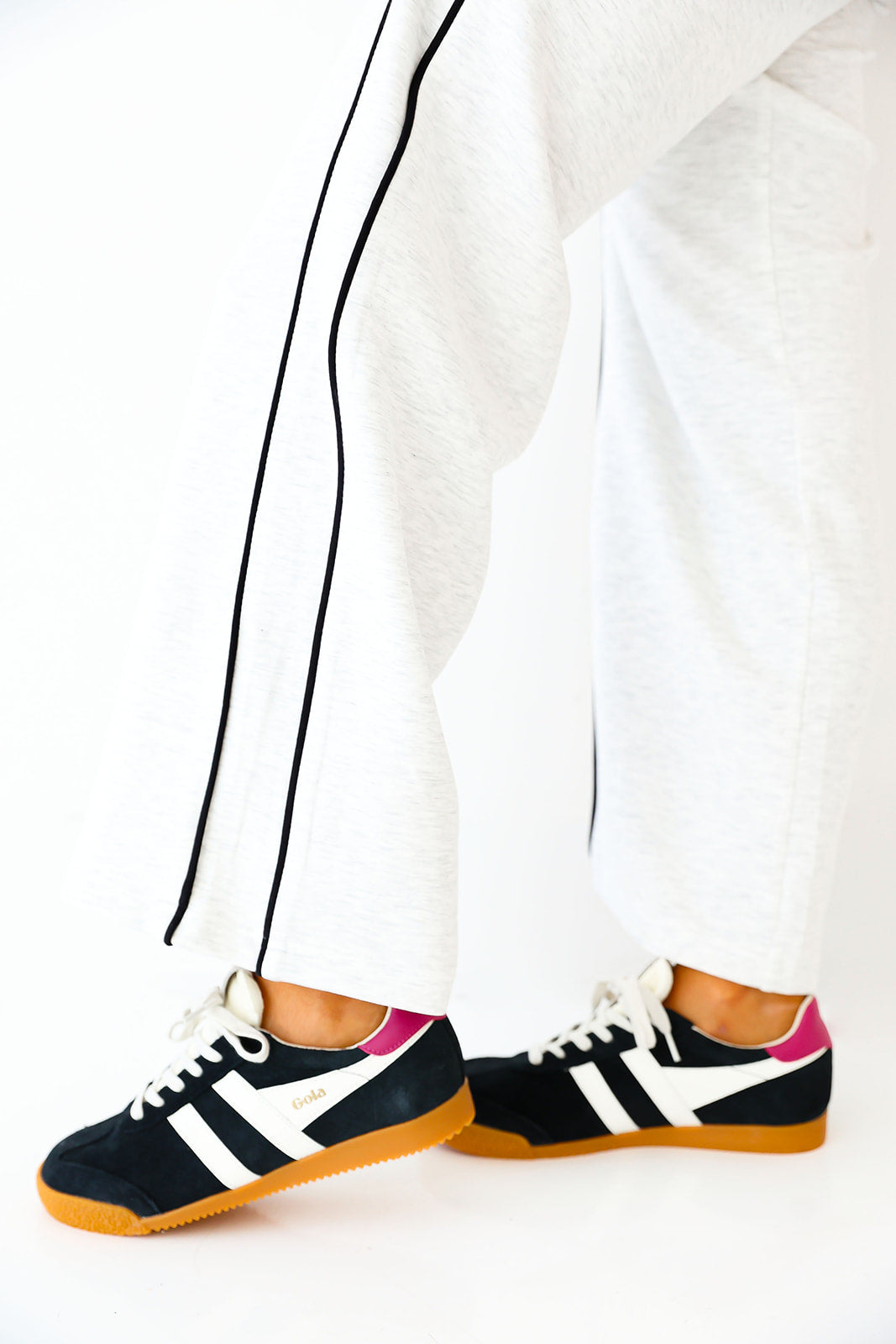 Gola Sneakers- Black/White