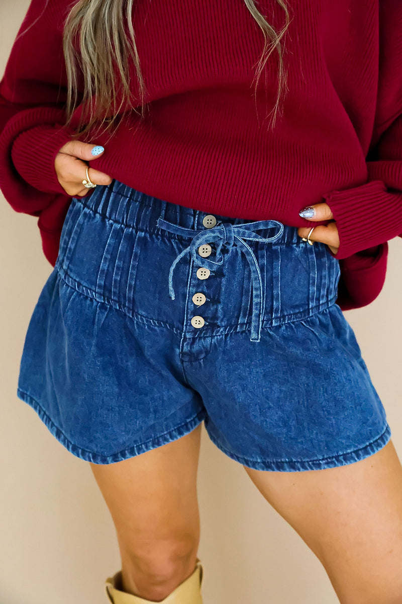 City Stroll Denim Shorts – Dark Wash