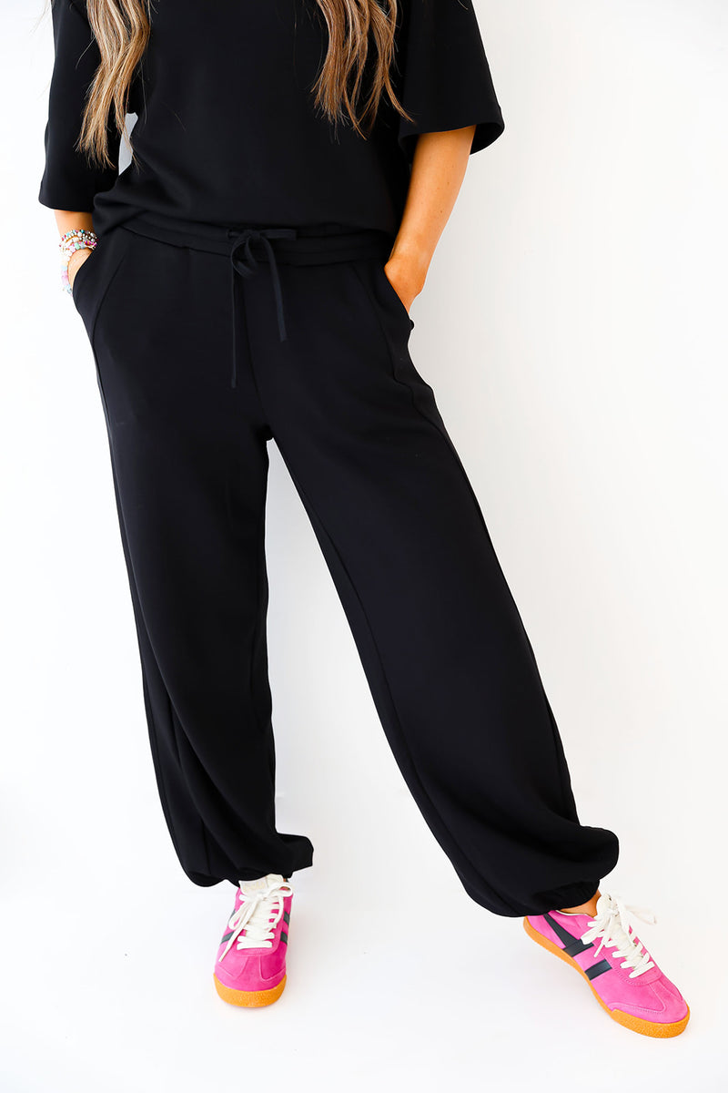 Scuba Luxe Joggers- Black