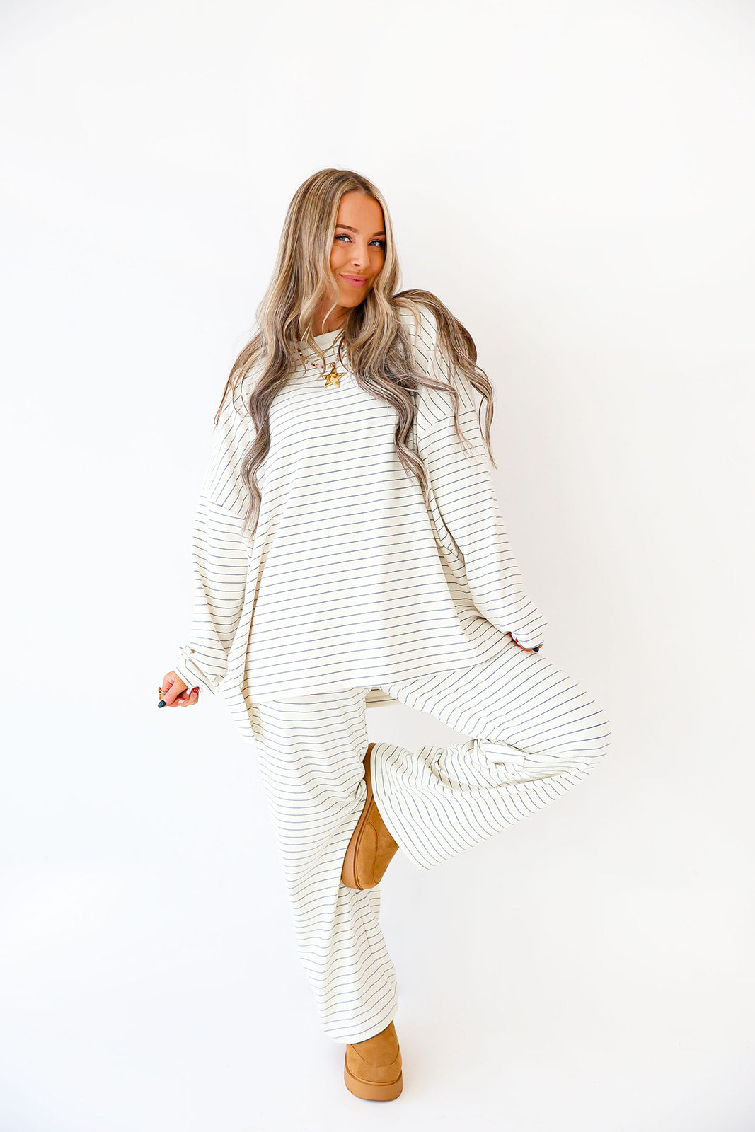 Cozy Weekend Striped Top – Ivory/Blue