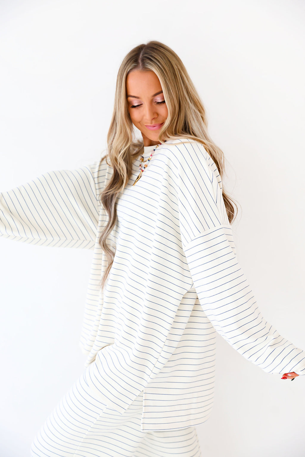 Cozy Weekend Striped Top – Ivory/Blue