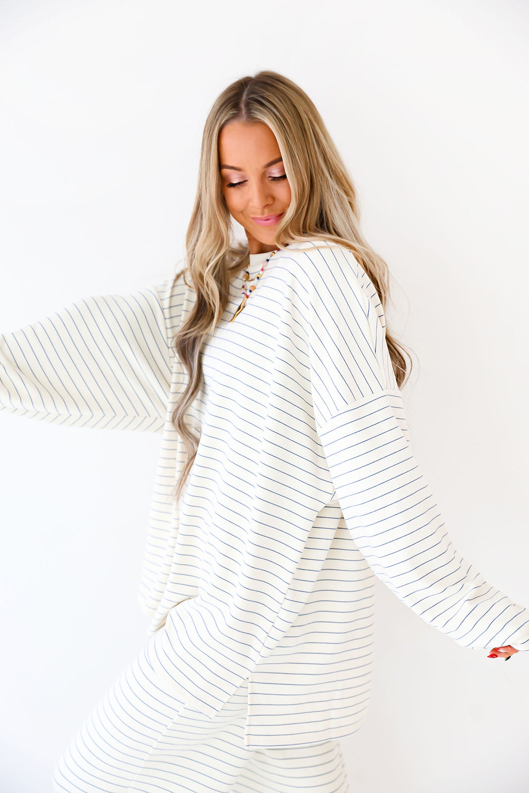 Cozy Weekend Striped Top – Ivory/Blue