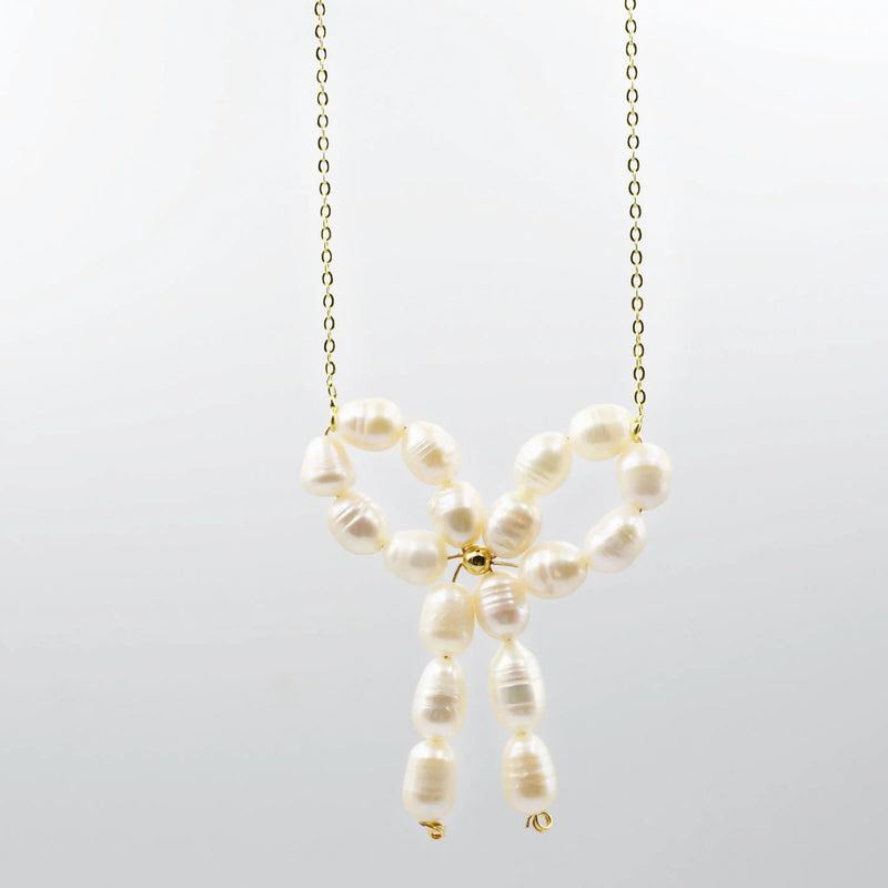Fresh Pearl Bow Necklace