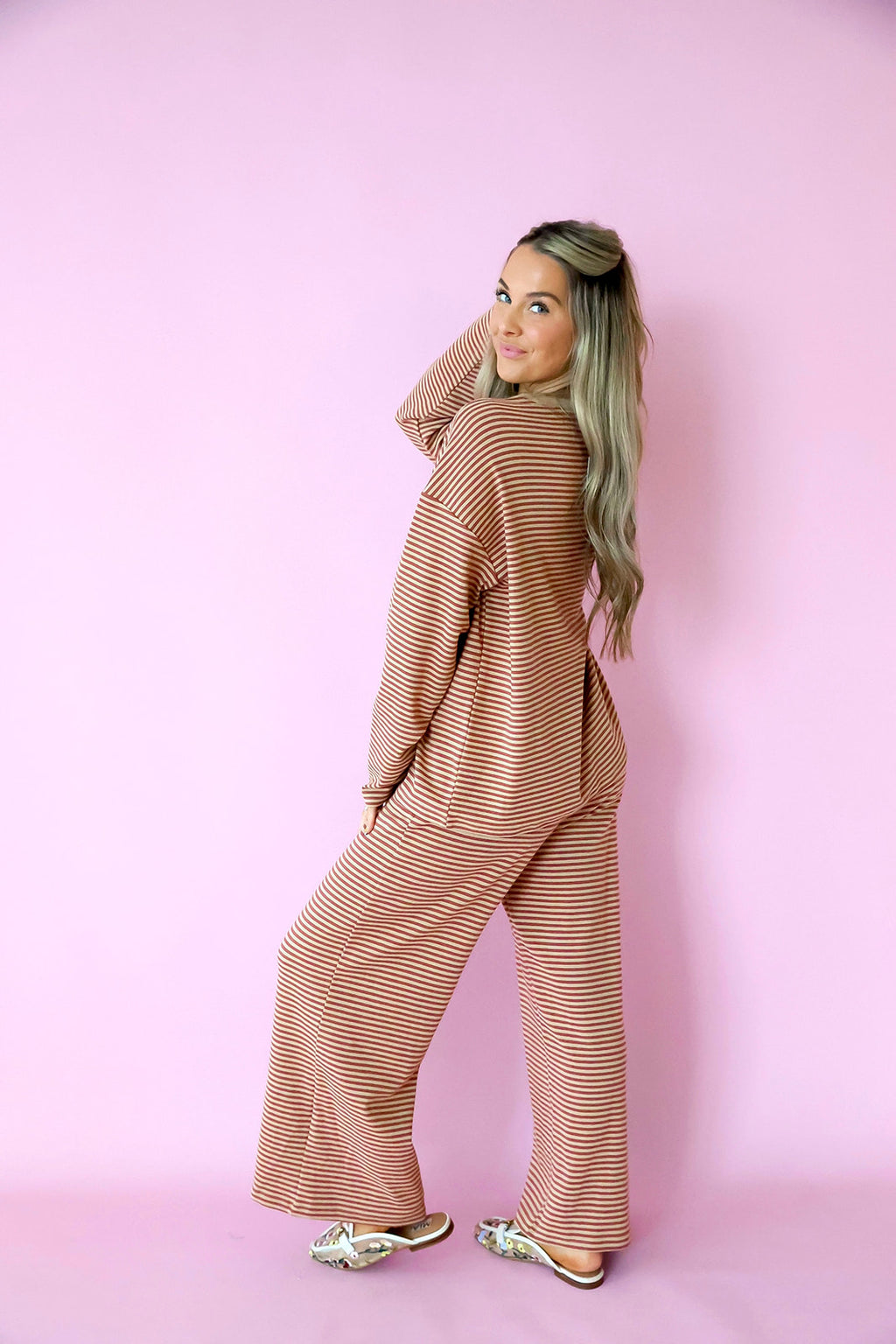 Main Character Long Sleeve Set – Taupe/Rosewood