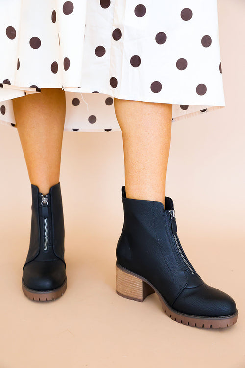 Moonlit Moment Boots- Black
