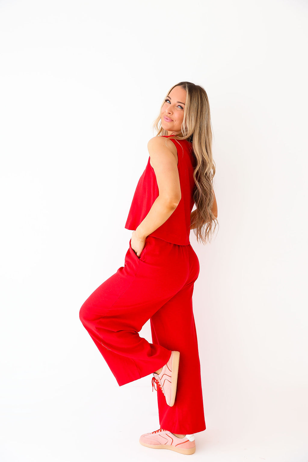 Set the Tone Set – Red