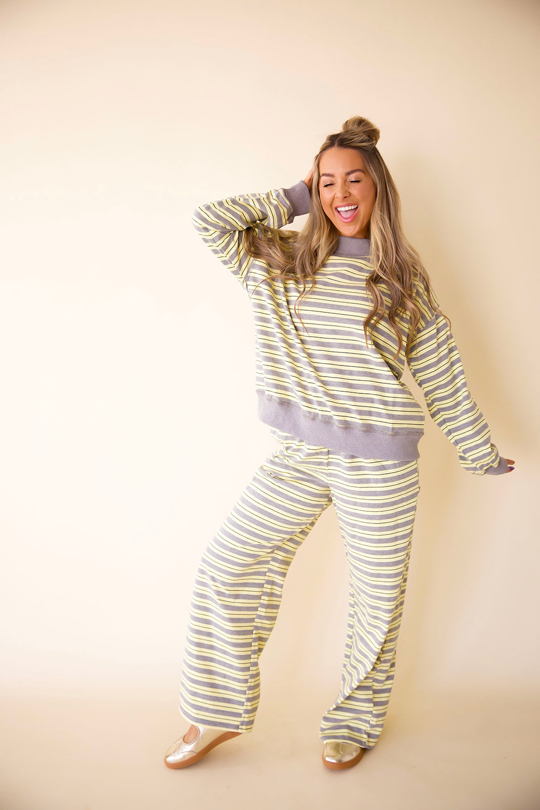 The Feel Good Club Pullover – Yellow/Grey