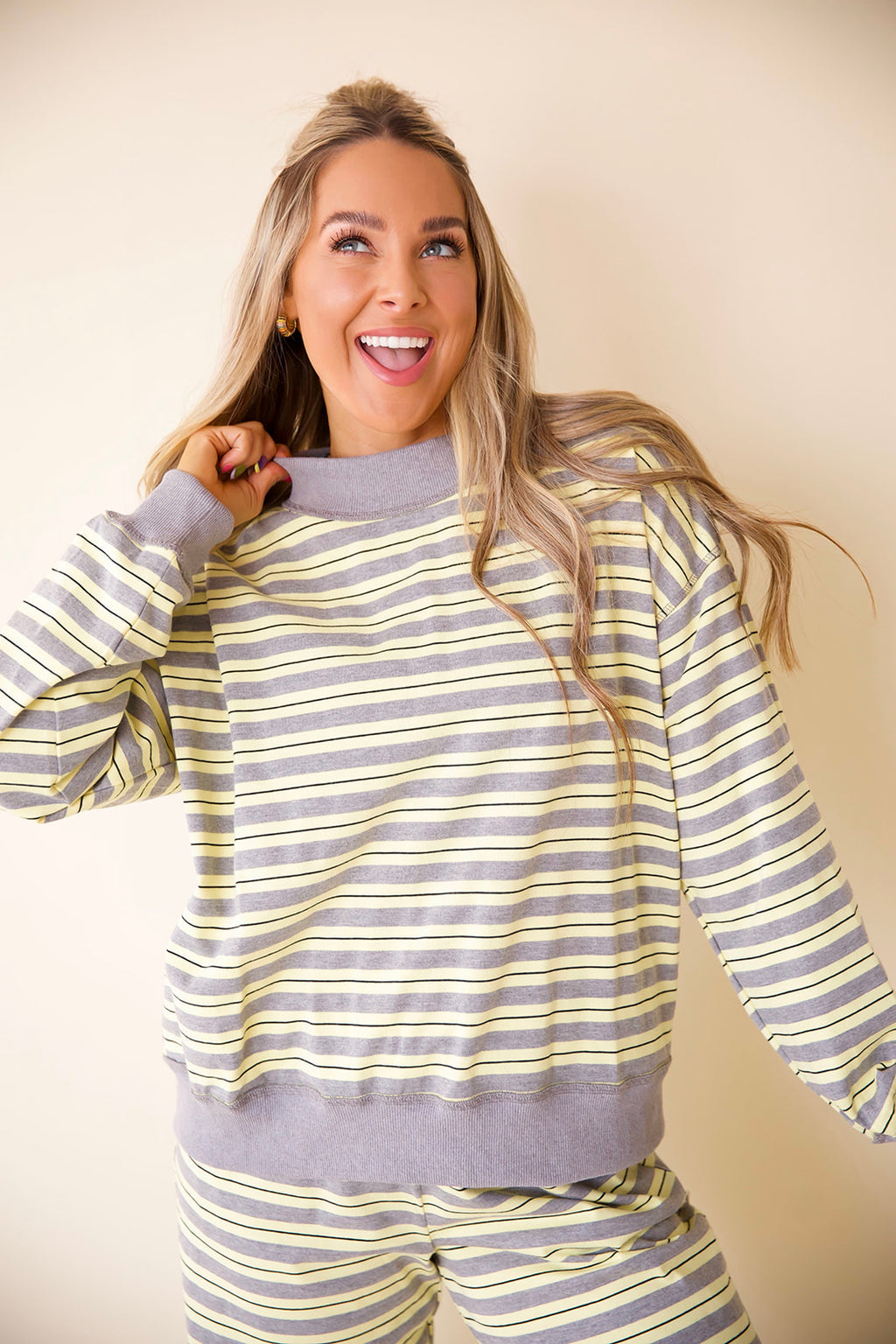 The Feel Good Club Pullover – Yellow/Grey